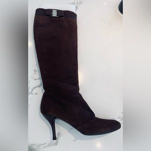 Ferragamo Vara Bow suede boots